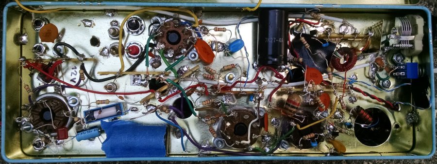 Plan view of the BGCD Regenerodyne receiver, showing the contents of its mixer/oscillator, IF, and detector-tuned-circuit cans.